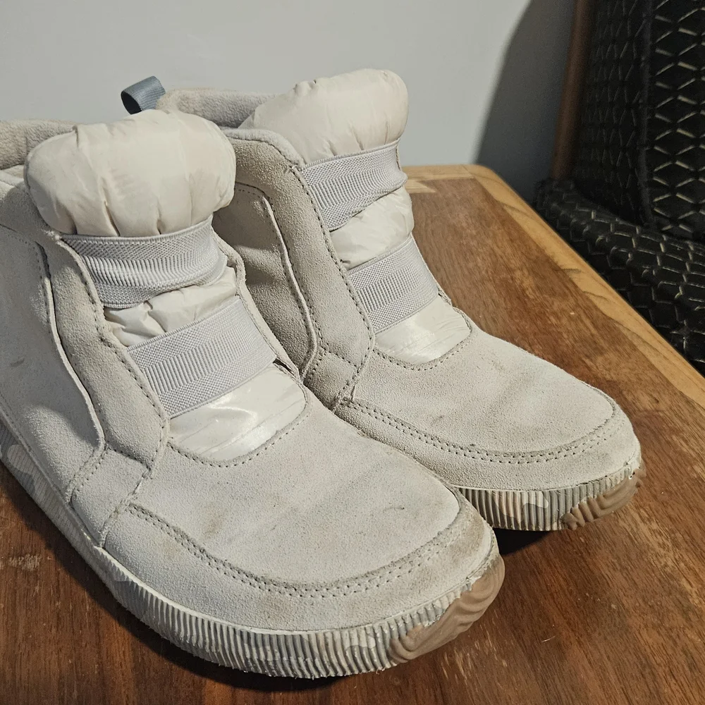 Beige High-Top Sneakers - Picture 3 of 6